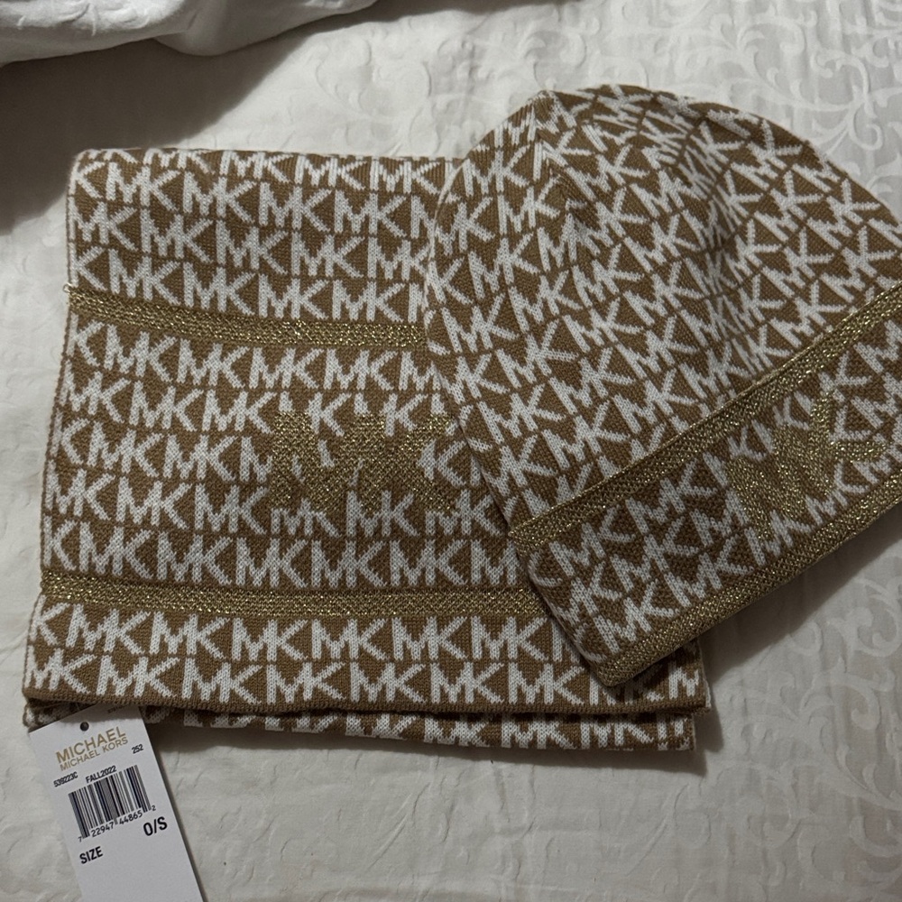 Michael Kors Tan and White Knit scarf & Cap